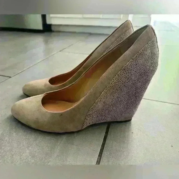 Audrey Brooke Daphne Khaki Tan Brown Leather Lizard Print Wedge Heel Shoe Sz 9 - Picture 1 of 8